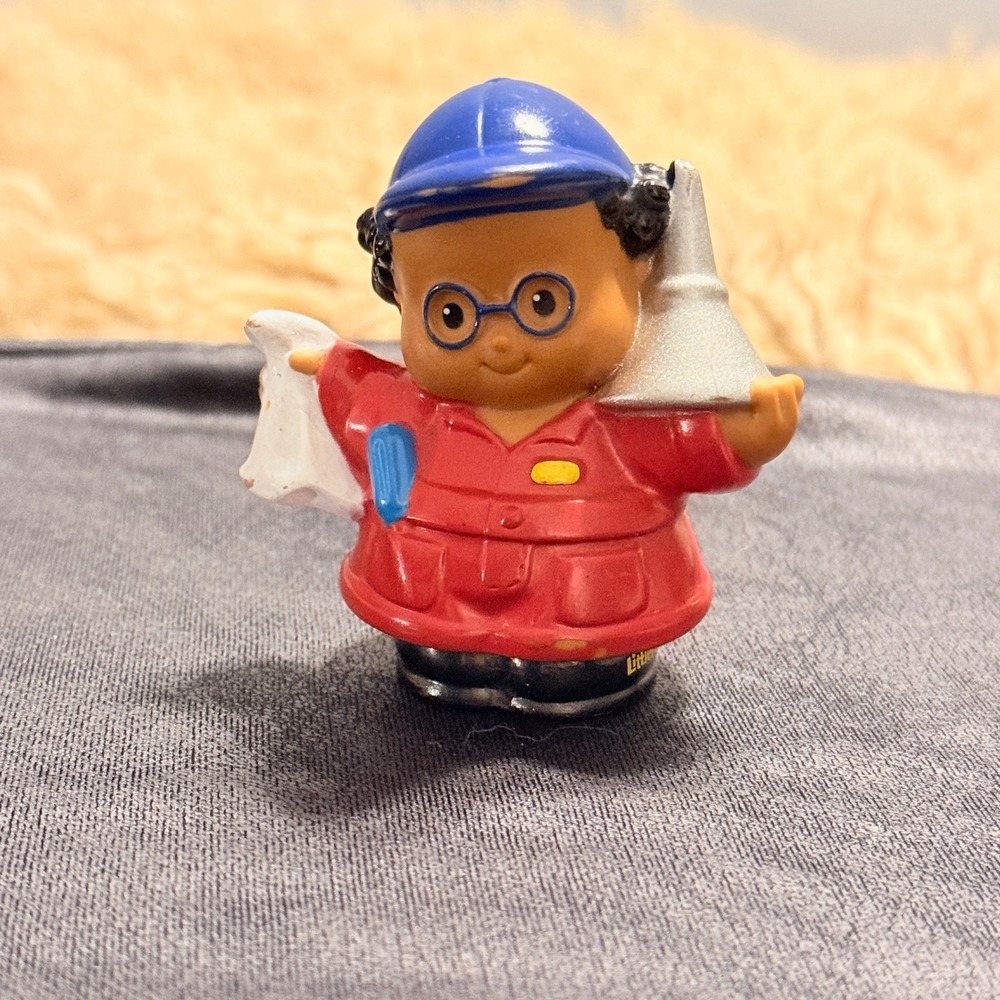 Fisher-Price Little People Mechanic Figure Kids OS Red Good Funnel Rag 2006